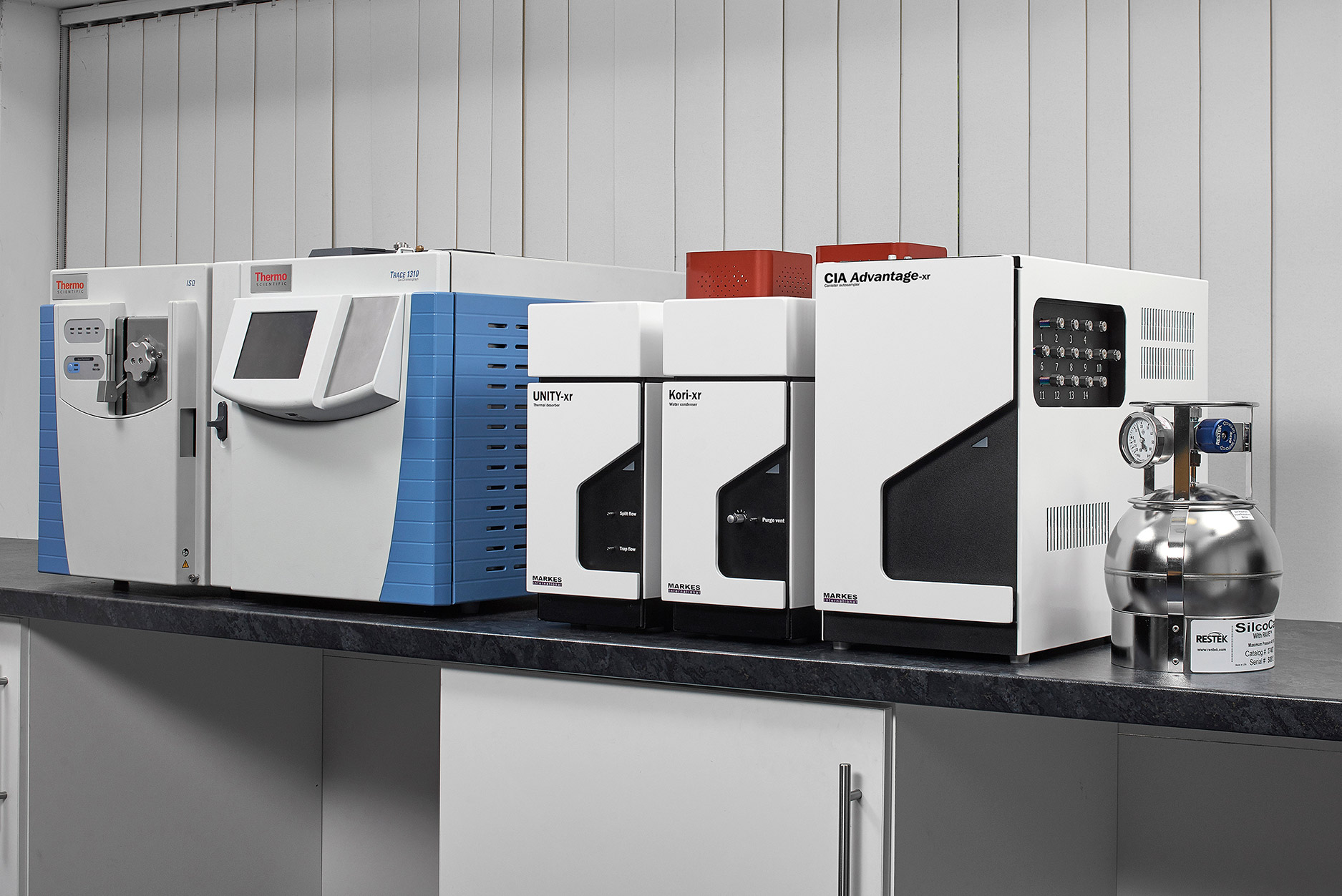 UNITY Xr Kori Xr CIA Advantage Xr Thermo GC & Canister (In Lab) From Right (PS Inert Ports)